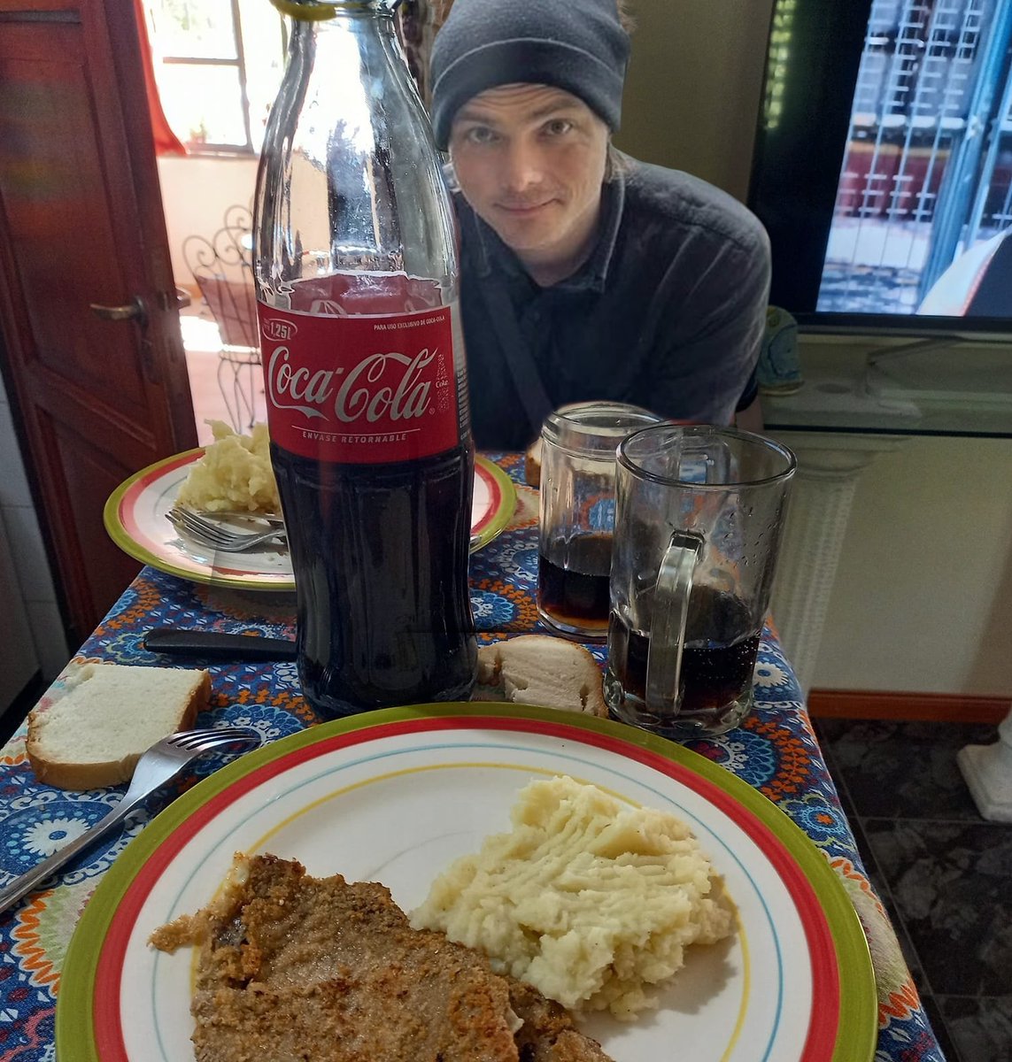 MURD6RSCENE's tweet photo. miren quién llegó!! es un angurriento este tipo ya va por la tercera milanesa https://t.co/c697cHBUC0