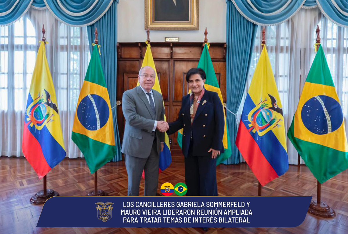 🇪🇨🤝🇧🇷 Profundizamos la agenda bilateral.

Los cancilleres <a href="/gabisommerfeld/">Gabriela Sommerfeld</a> 🇪🇨 y Mauro Vieira 🇧🇷 lideraron una reunión ampliada con los equipos de ambos países, en la que abordaron temas de interés bilateral como defensa de la democracia, Estado de Derecho y respeto a los DD.HH.