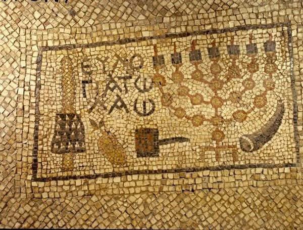 IsraelVive1948's tweet photo. Cuando excavas “tierra palestina” y aparecen menorás 🕎 y monedas judías.

Debe ser ese famoso colonialismo judío de hace 2.000 años. 

Que bonito los palestinos son taaaan sionistas.
RT @elgefilte https://t.co/seycYWwgDC