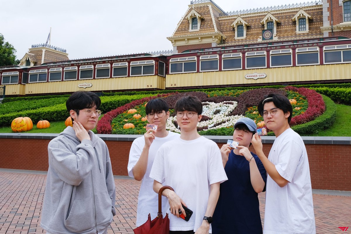 ZOFGK BOT tweet media