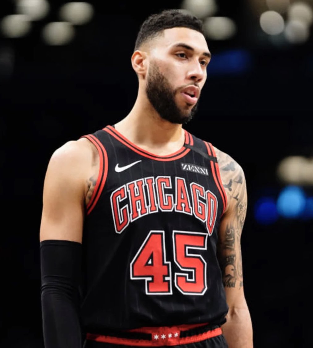 Bullsfans's tweet image. Crazy to think how much better Denzel Valentine was than Patrick Williams is today.

Denzel was trash too. But he was fearless.