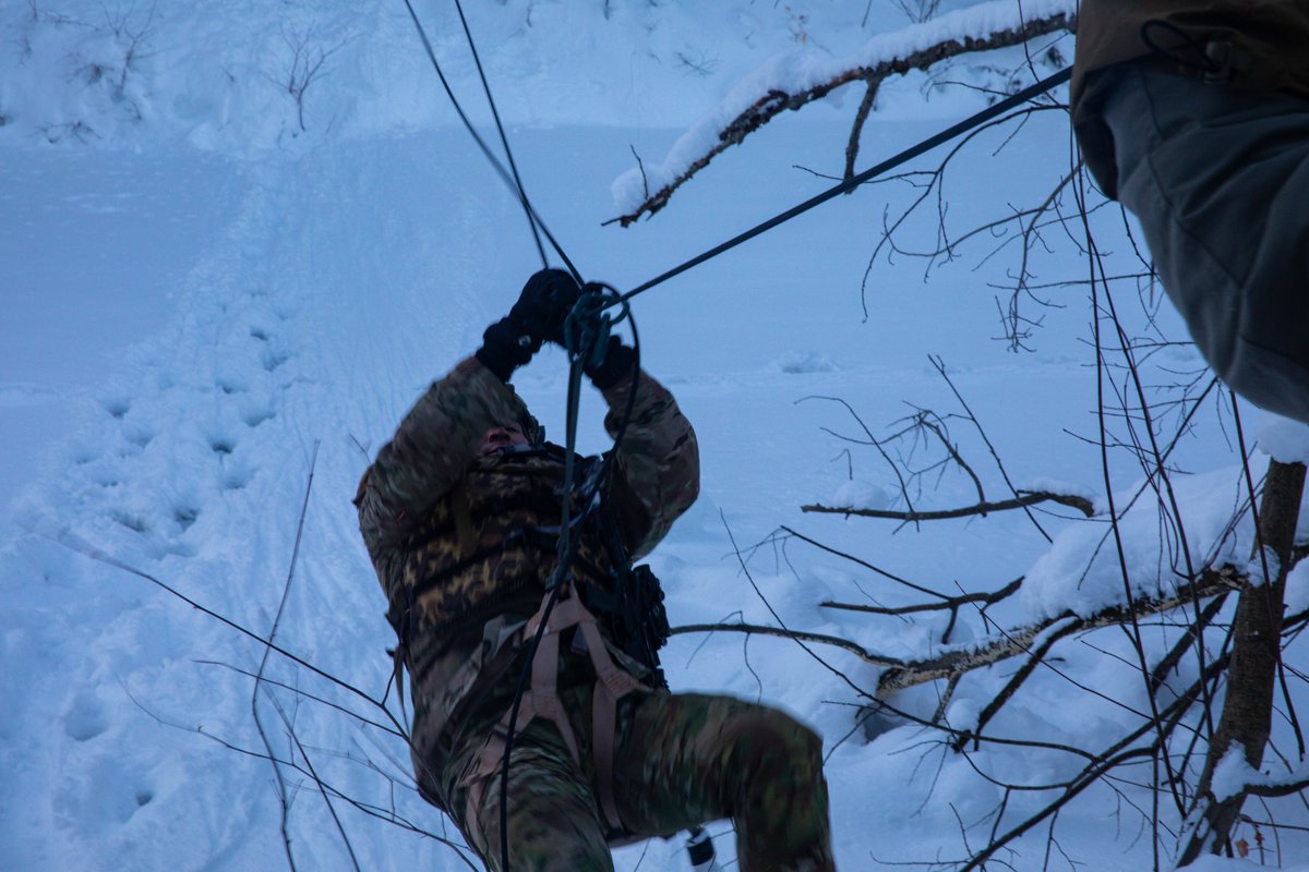10MTNDIV's tweet photo. Trust, technique, and control. π§ββοΈπͺ’
From rope crossings to vertical descents, Soldiers demonstrated balance, precision, and confidence in one another on steep terrain. #ClimbToGlory #Dseries2026 #TeamworkUnderFire #StandardsMatter #MountainTough #ForgedInTheClimb https://t.co/2TzO1OtUBl