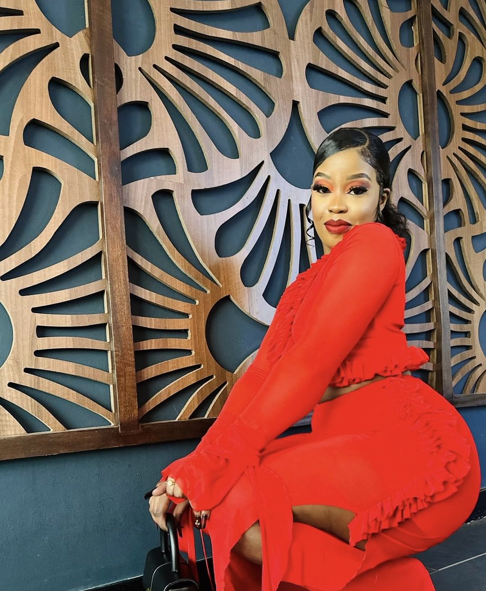 kiki_godde35012's tweet photo. I got a thing for red ♥️💋fierce and sexy 😋   https://t.co/G7y3Ppobt9 https://t.co/abkCNlITRi
