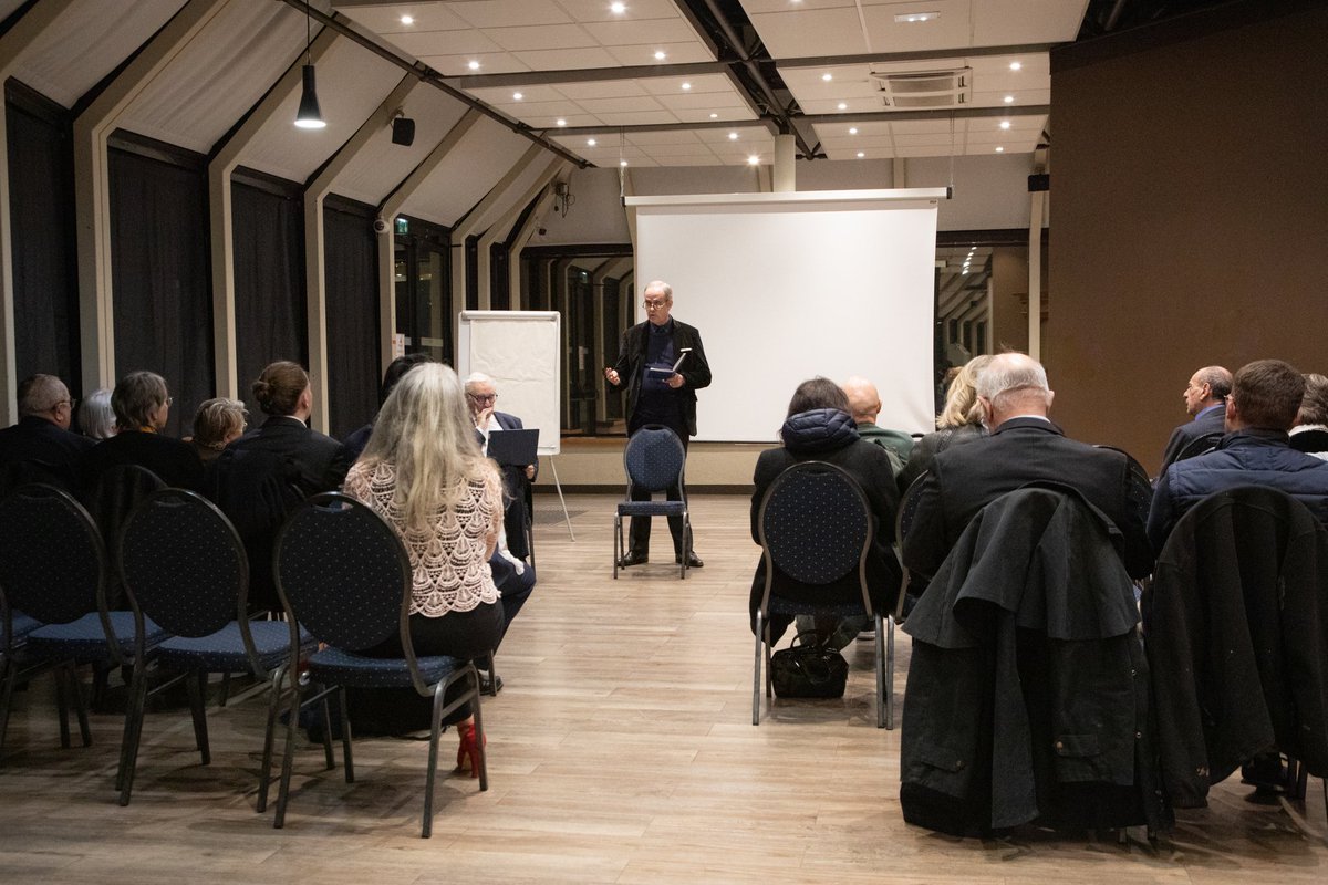 Prince Jean d'Orléans - Comte de Paris tweet media