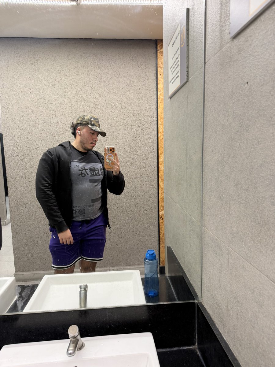 nonchalant incognito tweet media