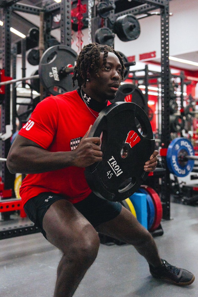 Wisconsin Football tweet media