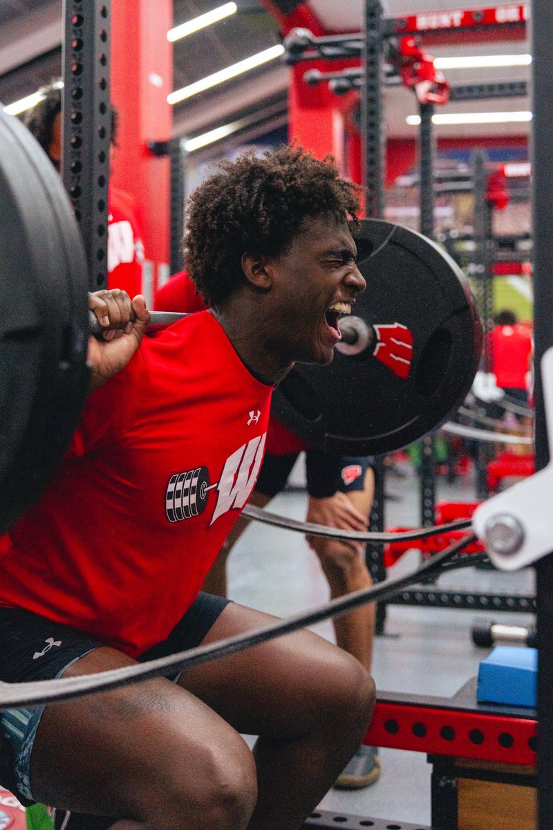 Wisconsin Football tweet media