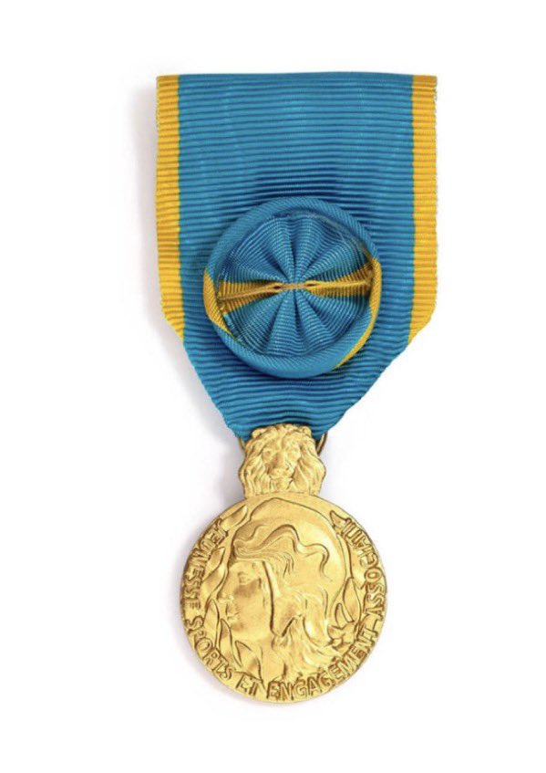 Fierté &amp; Reconnaissance !
Félicitations à nos 3 licenciés récipiendaires de la 🏅#JSEA <a href="/Sports_gouv/">Ministère des Sports 🇫🇷</a> 
- Pascal Lorry 🏅 Or
- Dominique Limbert 🏅Argent 
- Luneau Vincent 🏅 Argent 
Symbole d'un engagement sans faille et collectif au profit de notre structure &amp; de nos organisations