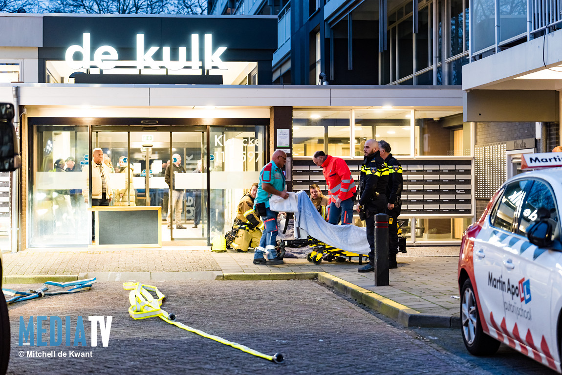 Zwaargewonde na woningbrand in Hoogvliet Rotterdam