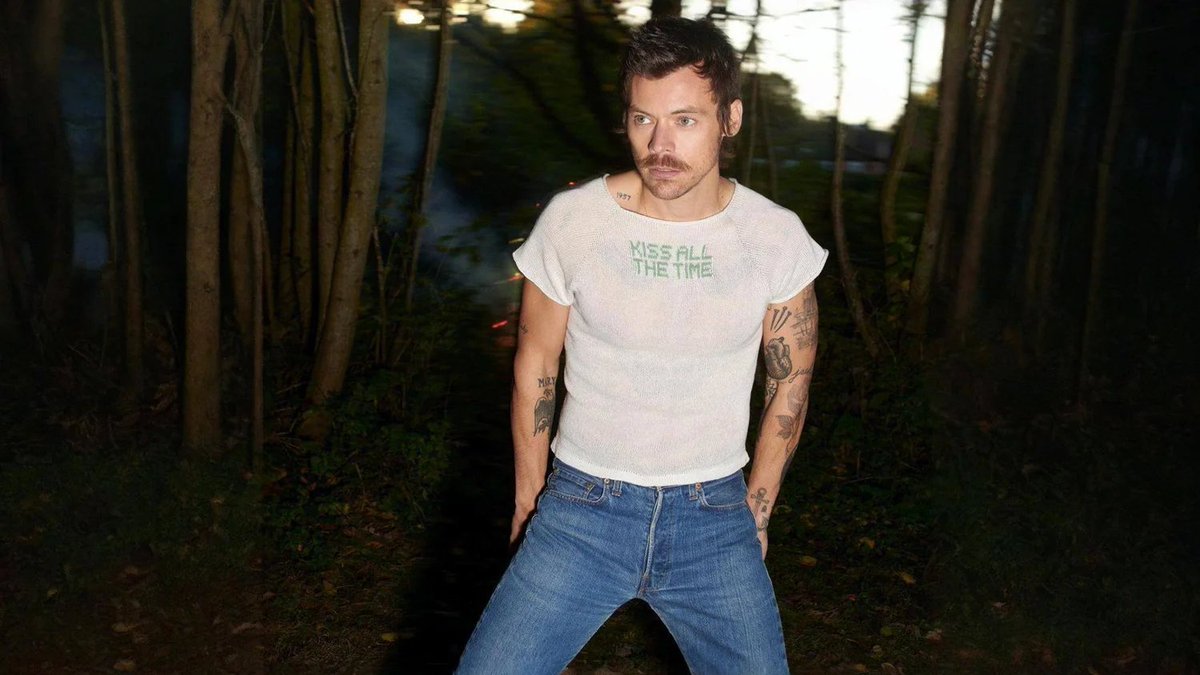 Louis Tomlinson and Harry Styles debut simultaneously at #1 on this week’s UK albums and singles charts, respectively.
