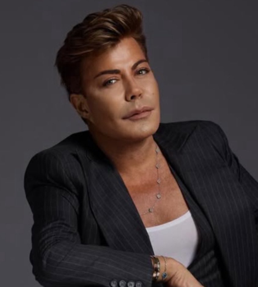 15 Ekim’de Geçirdiği Kalp Krizi Sonrası Yoğun Bakımda Tedavi Gören Fatih Ürek Hayatını Kaybetti.#FatihÜrek