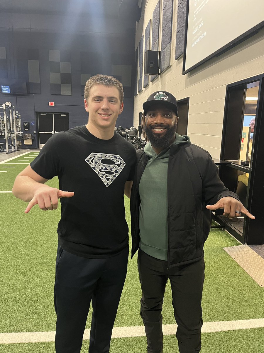 Max R. Piva tweet media