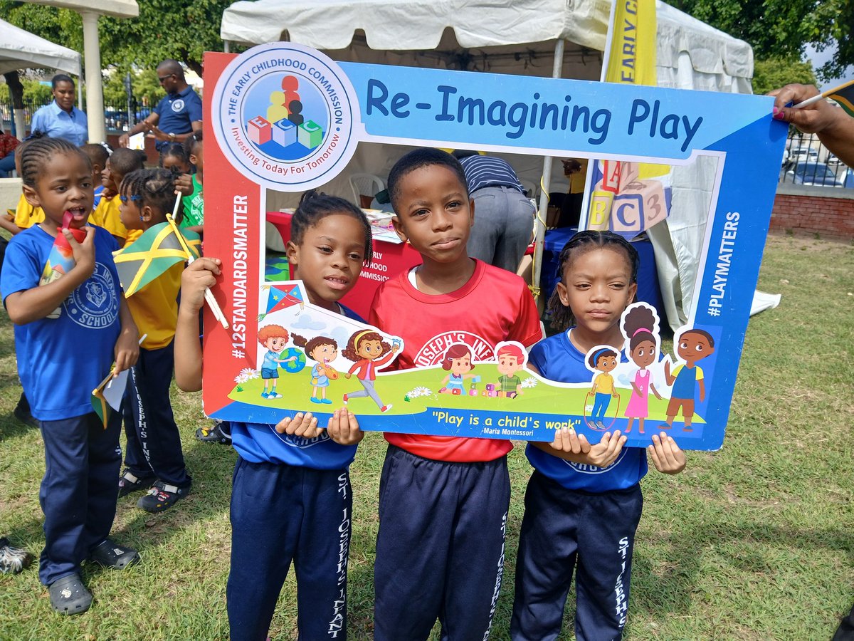 ECCJA's tweet photo. Smiles, laughter and learning in full swing at IOJ Salute to Kingston! π
Team ECC keeping our little ones safe, engaged and learning through play π
#12StandardsMatter #EarlyYearsMatter #TeamECC https://t.co/FUlKW6w6Rs