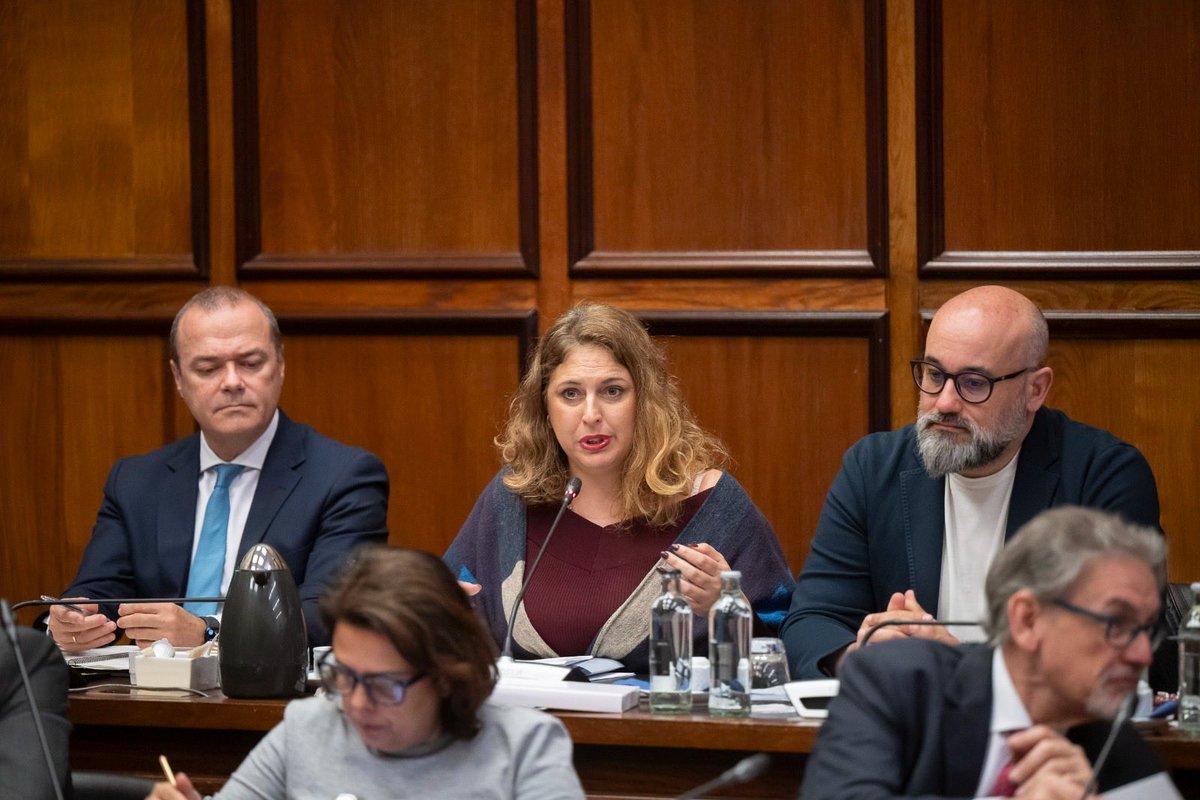 El Pleno condena la violencia contra las mujeres del régimen iraní. <a href="/Imena3/">Isabel Mena /❤</a>: "Desde el asesinato de Masha Amini, y pese a la represión, las iraníes no han parado su lucha, y lo han hecho juntas con una sororidad que no se ha visto nunca. Una revolución sin velo y sin miedo"