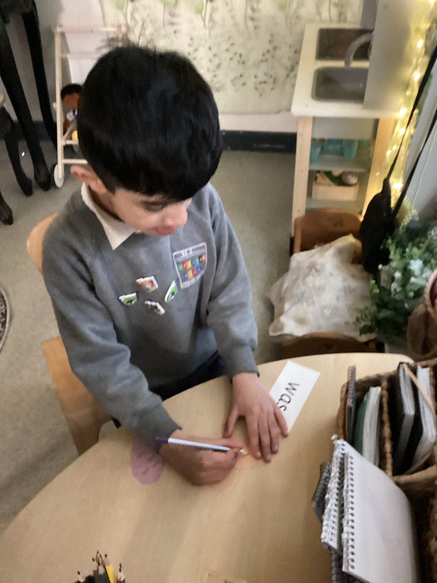 MrsGriffiths7's tweet photo. Mouse tricky words 🐭🐭🐭. 

Providing lots of creative ways to learn how to write our tricky words!!! #eyfs #trickywords #mousehouse https://t.co/SYGCDnZzQE