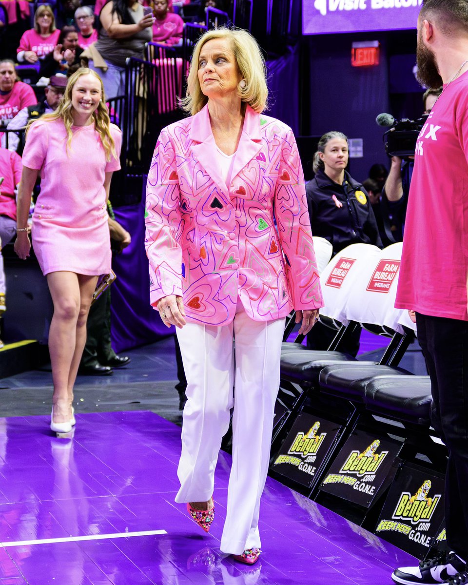 LSUwbkb's tweet photo. 26 Straight 20-Win Seasons 👑

@KimMulkey https://t.co/NmQA14Wjru