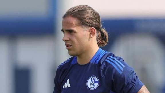 S04Daily's tweet photo. Mauro Zalazar is on the verge of joining a yet unnamed club on loan. [@FunkeSport] #S04 https://t.co/MLjzeYdfu5