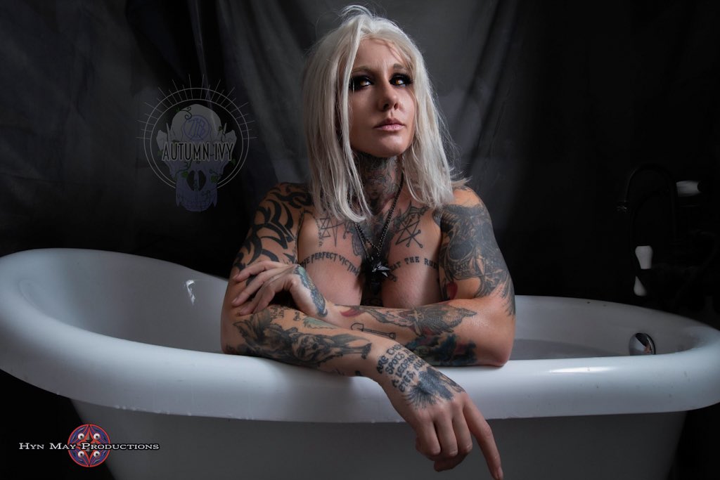 Autumn Ivy - ✈️ Creators After Dark Dallas, TX tweet media