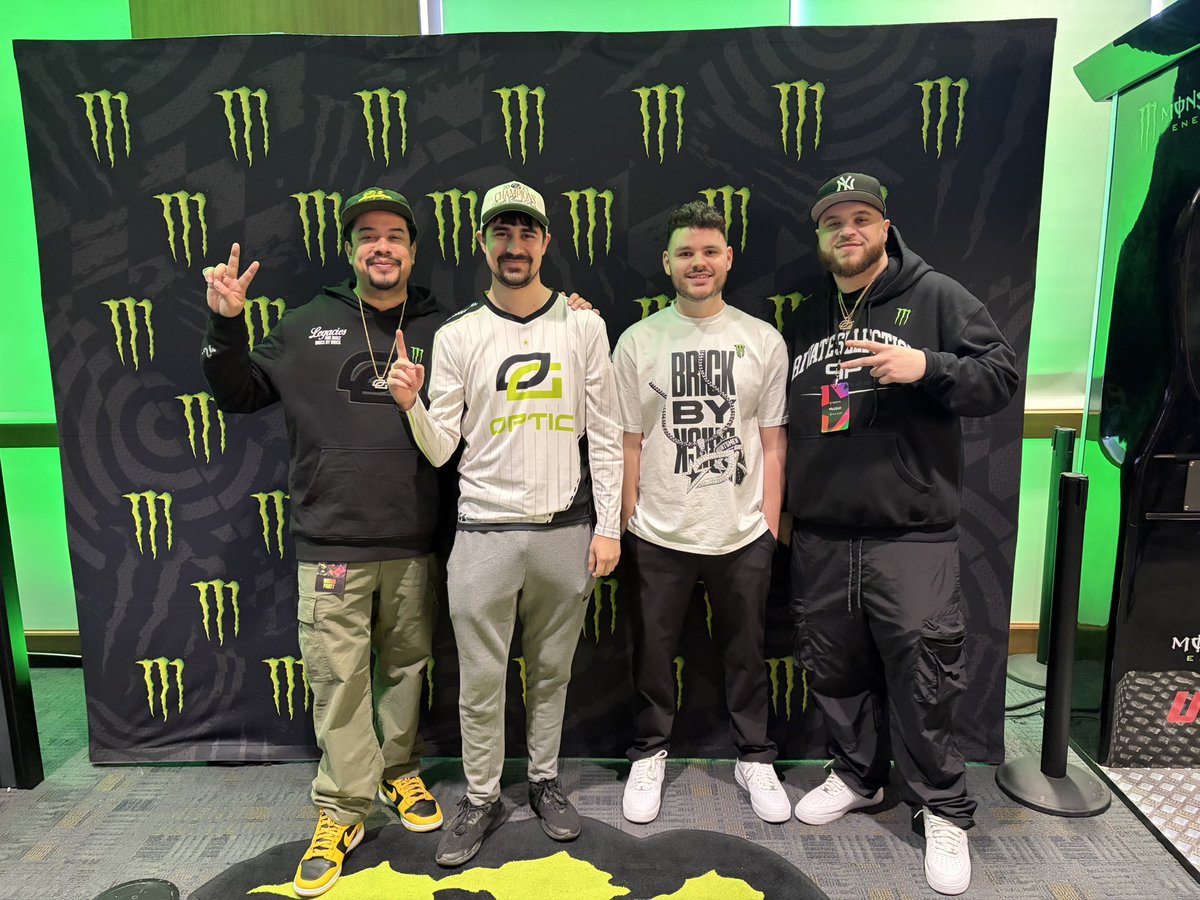 Jonathan tweet media