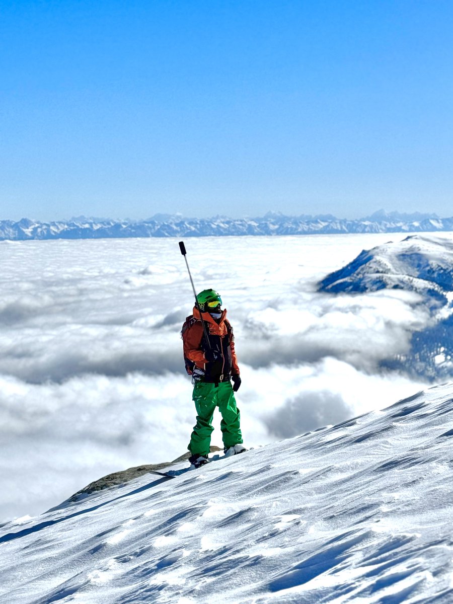 Farhat_naik_'s tweet photo. On cloud nine 🏂

#Gulmarg https://t.co/WfSlVD7KTW