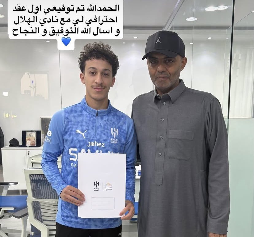 OLYAN15K's tweet photo. 🚨🚨🚨🚨🚨🚨

عبدالرحمن عبدالجبار يوقع عقد احتراف مع نادي الهلال السعودي 🔵

النجم الذي انطلق من اكاديمية o15 وتدرج في فئاتها وتطور على يد مدربيها 💪🏻

عقد احتراف بهذا الوقت في ظل النجوم العالميين ليس بالأمر السهل 🔥

مبروك عبدالرحمن 🤍 https://t.co/uqaSAC4ynH