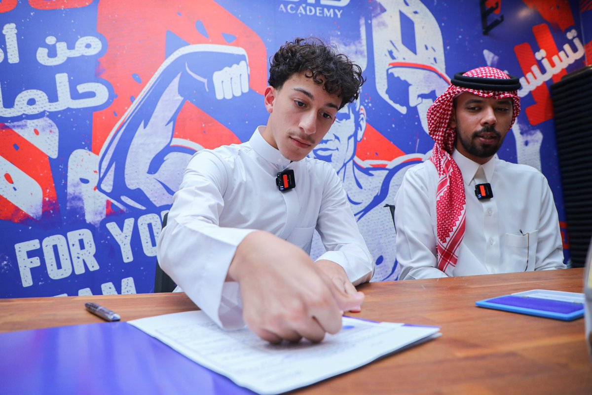 OLYAN15K's tweet photo. 🚨🚨🚨🚨🚨🚨

عبدالرحمن عبدالجبار يوقع عقد احتراف مع نادي الهلال السعودي 🔵

النجم الذي انطلق من اكاديمية o15 وتدرج في فئاتها وتطور على يد مدربيها 💪🏻

عقد احتراف بهذا الوقت في ظل النجوم العالميين ليس بالأمر السهل 🔥

مبروك عبدالرحمن 🤍 https://t.co/uqaSAC4ynH