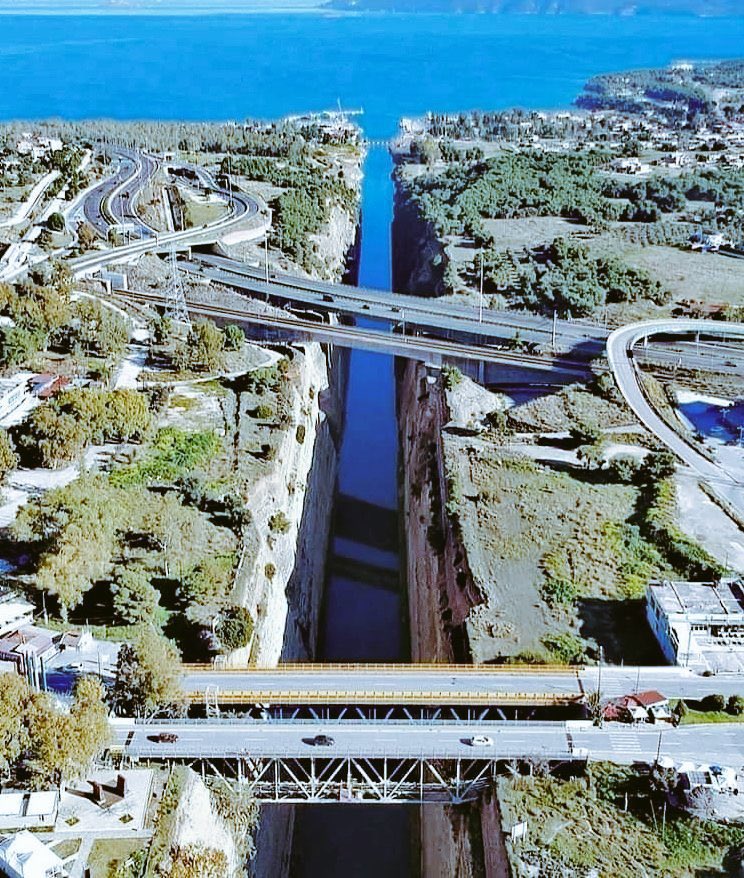 ezekiel_arol's tweet photo. I don’t know how much I’ll say this, but, if South Sudanese stand and wholeheartedly support Adut Kiir Mayardit in road construction projects she has just begun, she’ll connect Bor, Terekeka, Yirol, Fangak, and Mingkaman like in the picture below.
 
The Honorable Adut Kiir Mayardit has a big plan for this country. Give her time and she’ll show you tangible results.