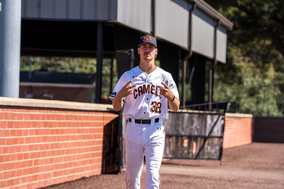 How many weeks 'til baseball season??✌️

#RollHumps🐪⚾️