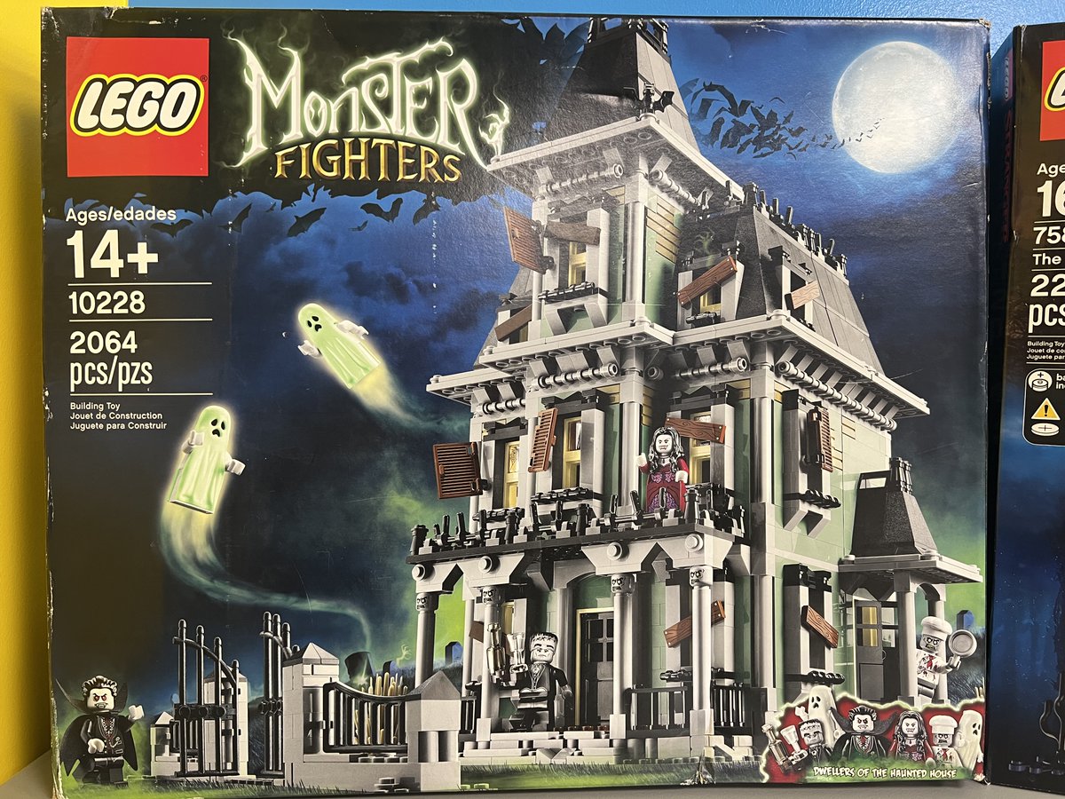 Bricks & Minifigs Buffalo South tweet media