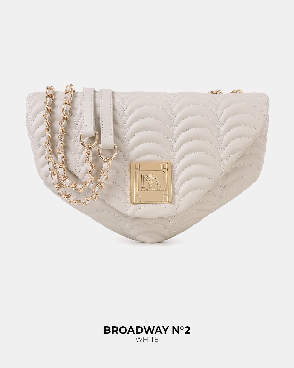inyanewyorkcom's tweet image. Discover the nobility of white with the Madison and Broadway series. ✨ The perfect blend of quilted texture and gold details reflecting NYC dynamism! 🗽 

inyanewyork.com

#WhiteCollection #MadisonBag #BroadwaySeries #LuxuryHandbags #NYCStyle