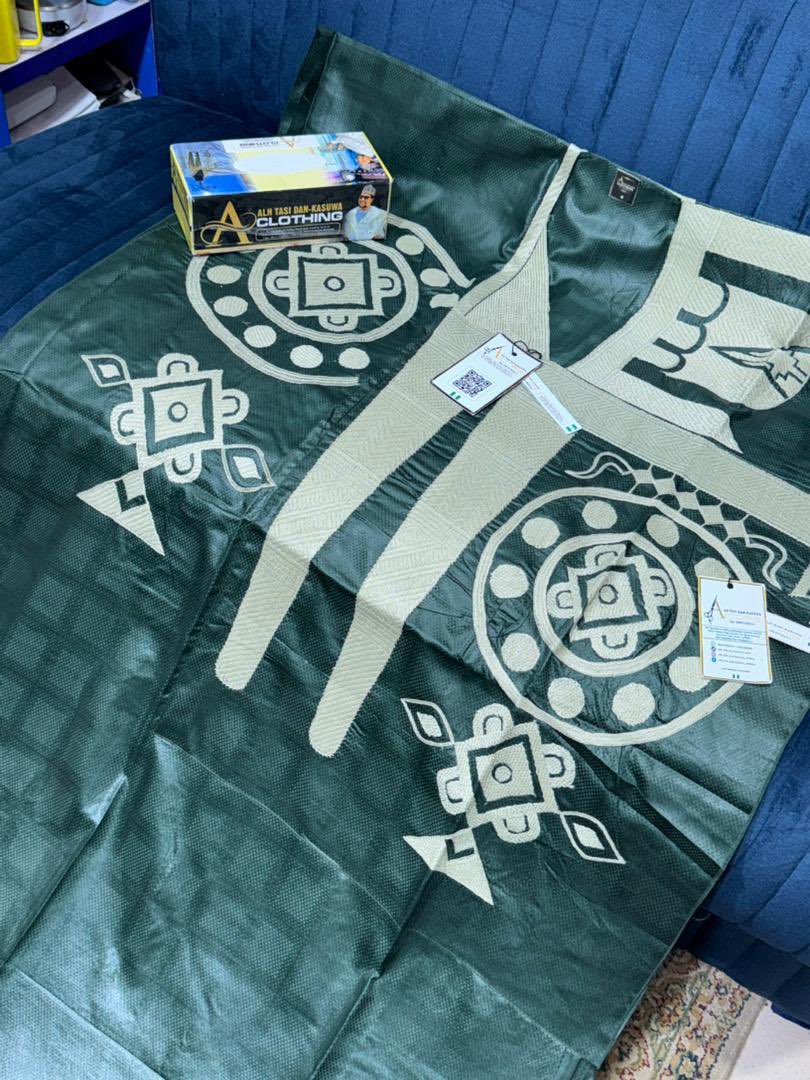 Babbar riga /Agwada

Exclusive 

Customer care ☎️💬

08034706541

Location Zaria 📍

Delivery Worldwide 📦

Please help me repost and follow for more updates