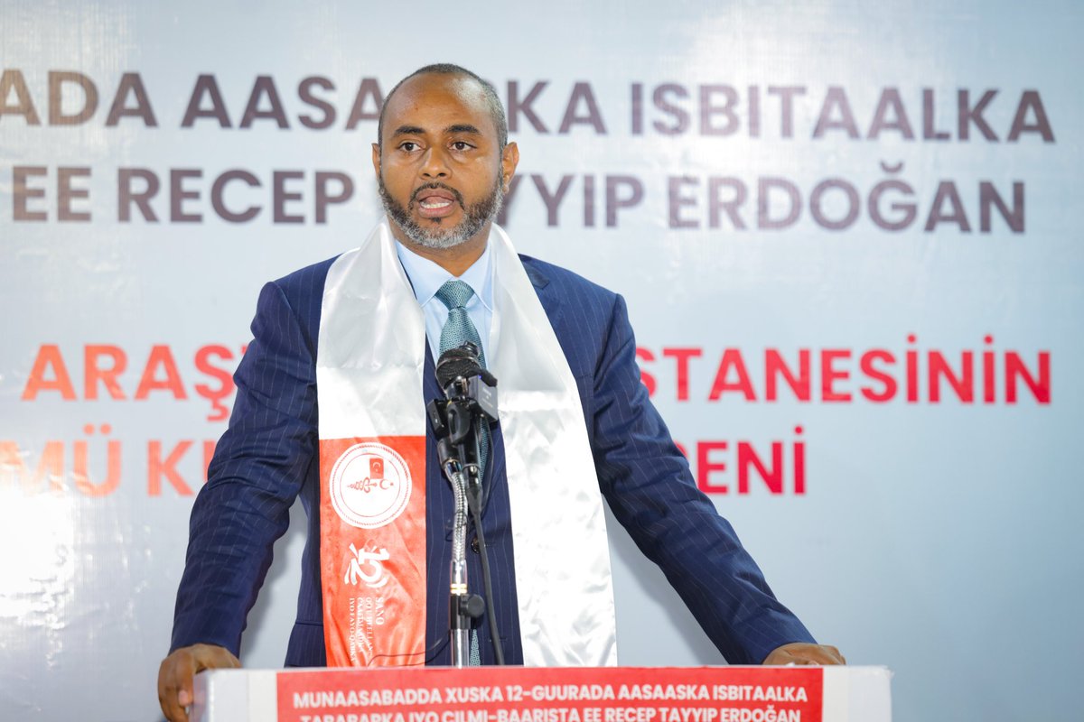 MoPMTSomalia's tweet photo. H.E. @Amohamednur , @MoPMTSomalia, attended the 12th anniversary of the Recep Tayyip Erdoğan Training &amp; Research Hospital in Mogadishu, praising its vital role in healthcare and highlighting the strong Somalia–Türkiye partnership. https://t.co/nJzUjUO62p