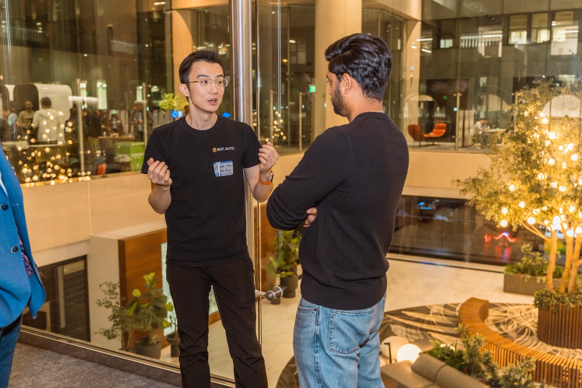 Bot Auto tweet media