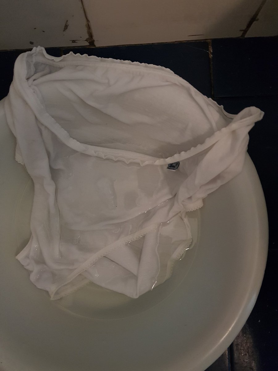 elenatrav87's tweet photo. Se continua così si farà di nuovo mettere incinta 🤰🤰🤰 https://t.co/ewffnqcrGk