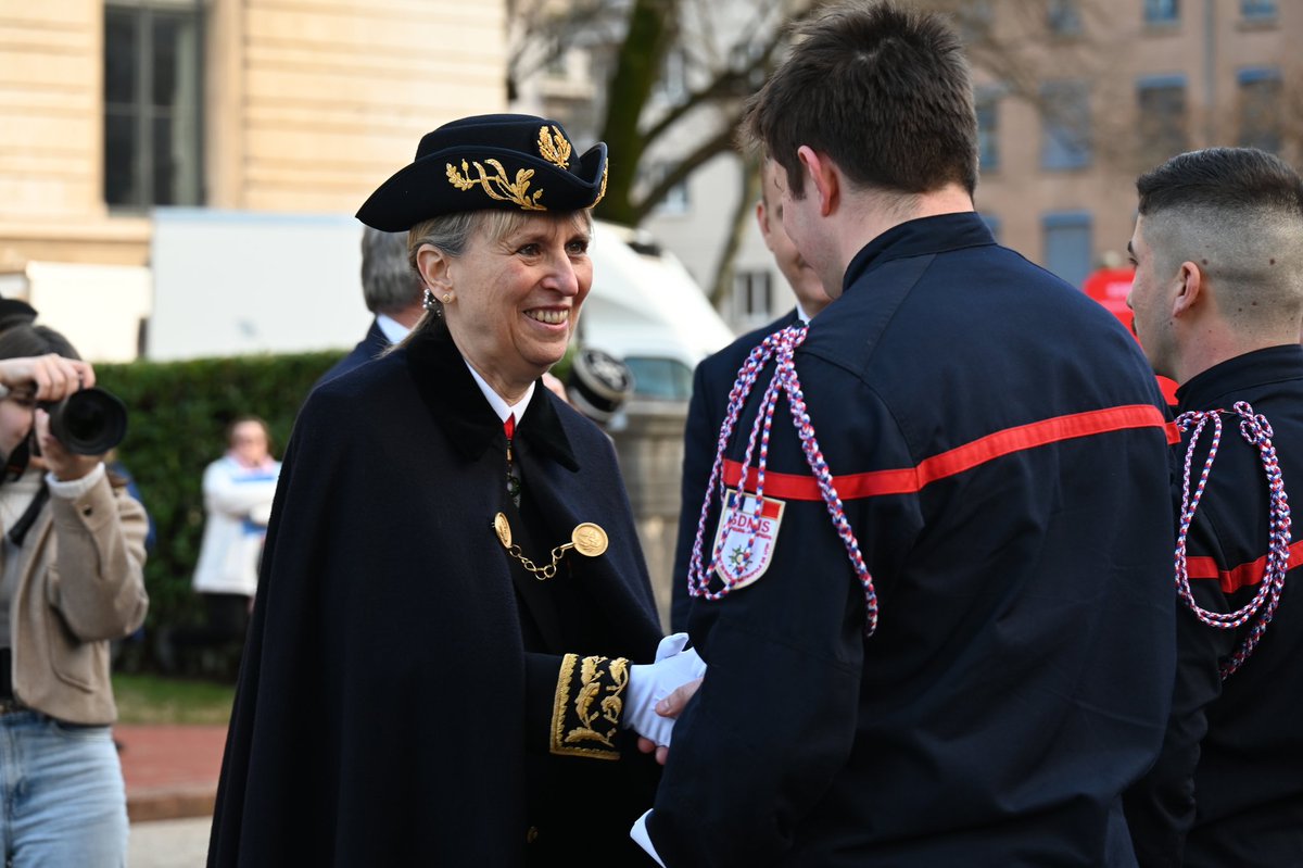 Image de Préfète de région Auvergne-Rhône-Alpes et du Rhône - Mme Fabienne BUCCIO a réuni les pompiers du SDMIS afin de leur présenter ses voeux pour l'année 2026