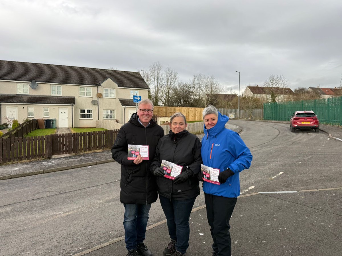 CMochan's tweet image. Today we were out in Mossblown. Councillors, MSPs, MPs, and most importantly ordinary members putting in the work in the community to elect a @ScottishLabour Government.