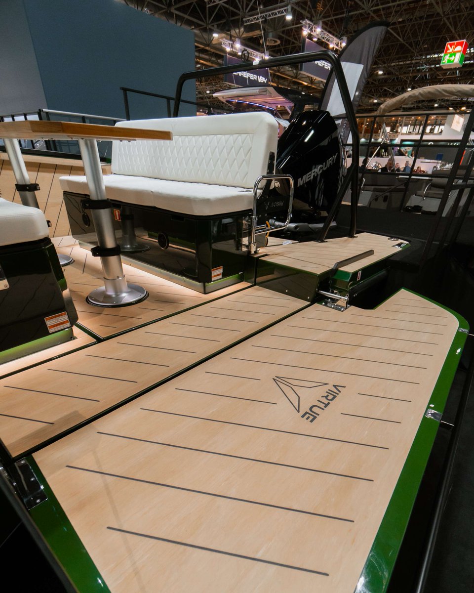 britishmarine's tweet image. MEMBER NEWS - #Flexiteek used #boot-Düsseldorf to highlight the performance, sustainability and design benefits of its latest marine decking, showcased on Virtue Yacht's striking limited-edition British Racing Green day boat.

Learn more 👉 ow.ly/B31m50Y5srP