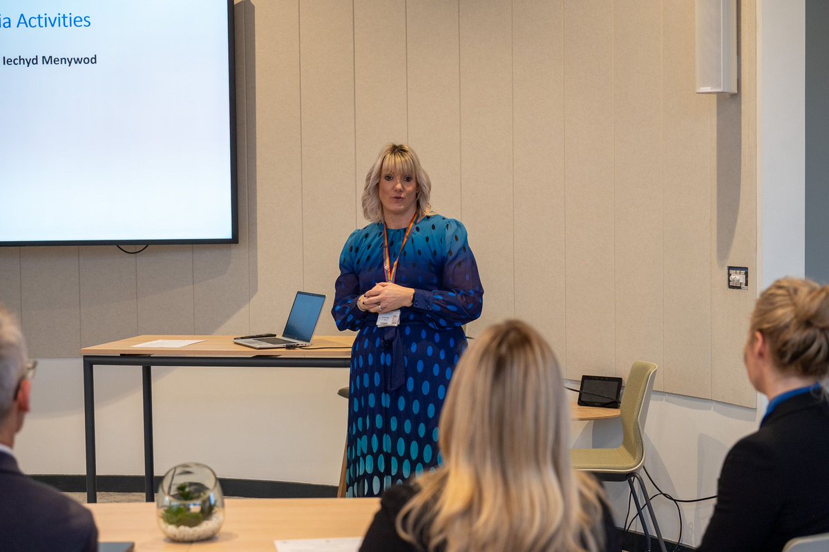 Luis AJ Mur tweet media