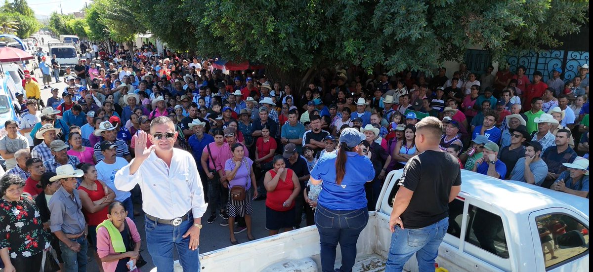 Me acompañó el líder local, Pedro Rodríguez, y Elizabeth Salmerón.

El motivo fue informar sobre el quehacer legislativo, el trabajo territorial y los apoyos que se harán durante el año 2026, especialmente en lo que respecta a las máquinas desgranadoras de maíz y maicillo.