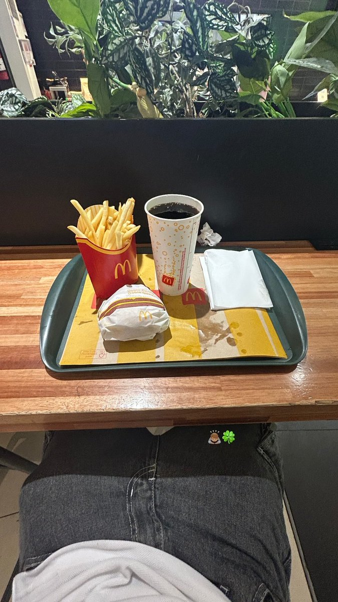 La soledad se volvió mi mundo y me dio paz mental, no hay nada mas que pedir🙏🏽