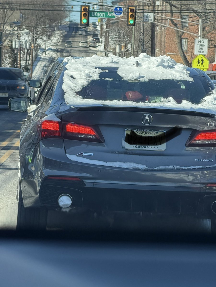 ayomema's tweet image. Is it really dangerous to have snow still in the tailpipe if youre driving? 
#snow #nj #tailpipe #justagirlwondering