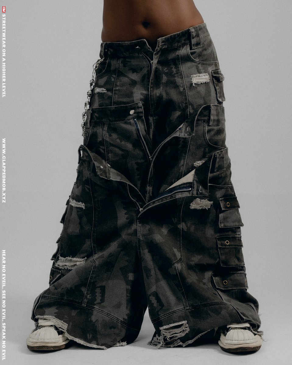 CLAPPEDMOB tweet media