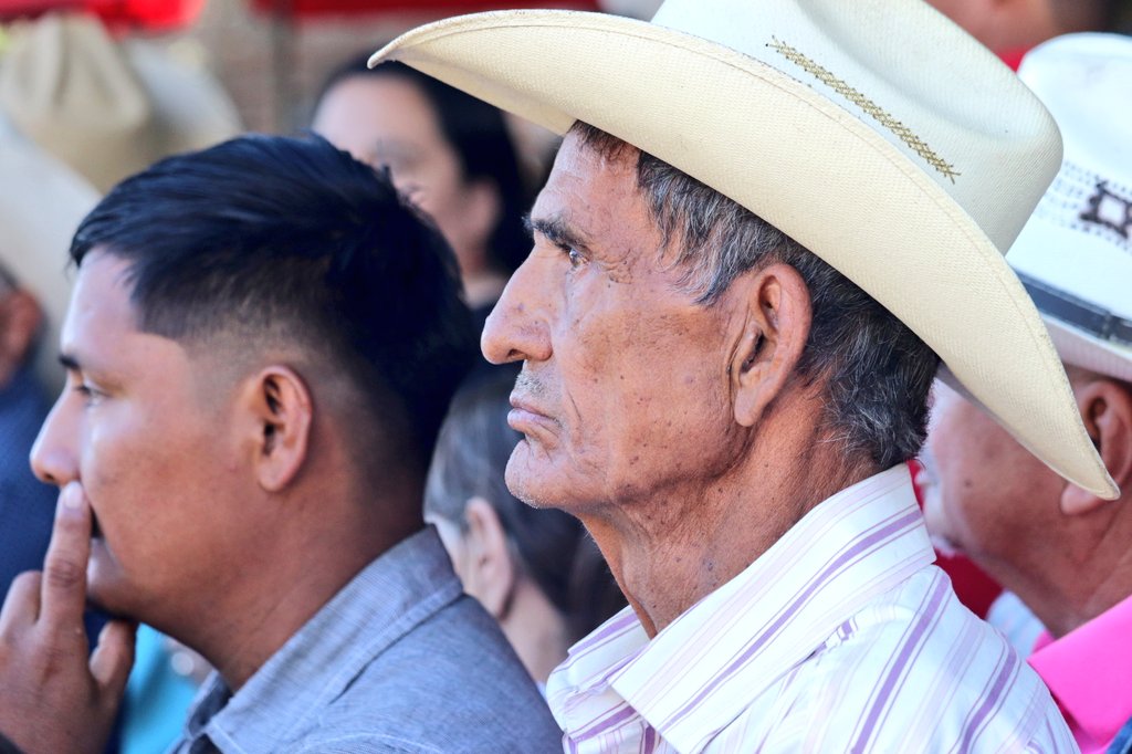 ¡REYNALDO CARDOZA, EL DIPUTADO QUE SIGUE Y SEGUIRÁ TRABAJANDO POR CHALATENANGO!