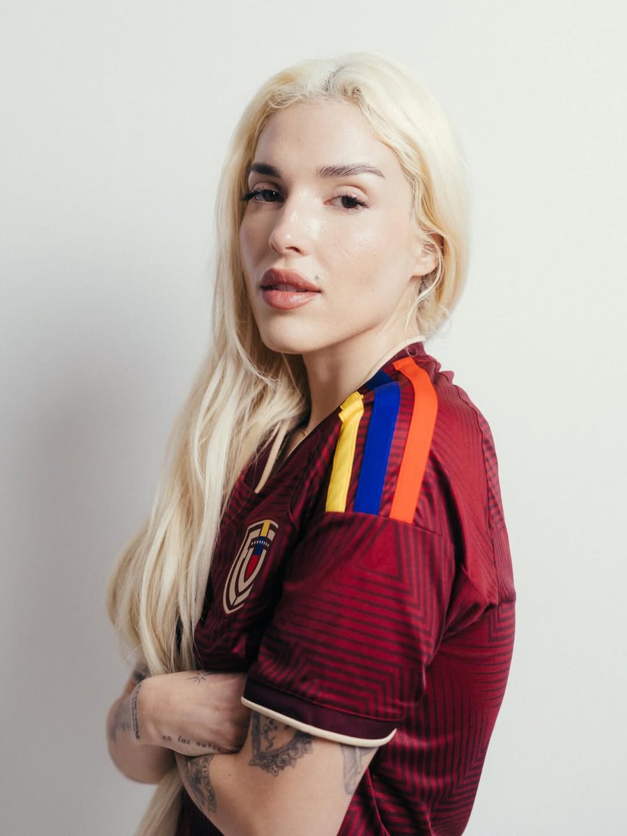 soyelenarose's tweet photo. Buenas tardes ❤️🪽
- mrs. Vinotinto 🇻🇪 #creadoconadidas https://t.co/SfAnbo82Or