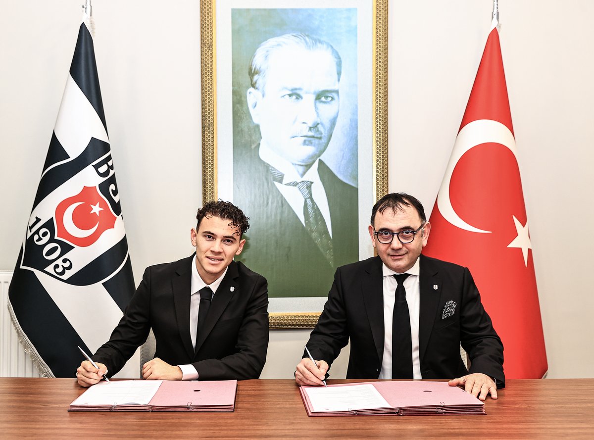 Besiktas's tweet photo. Resmi Açıklama | Kristjan Asllani

🔗 https://t.co/RxxXkCaCHz https://t.co/93bduo6CeU