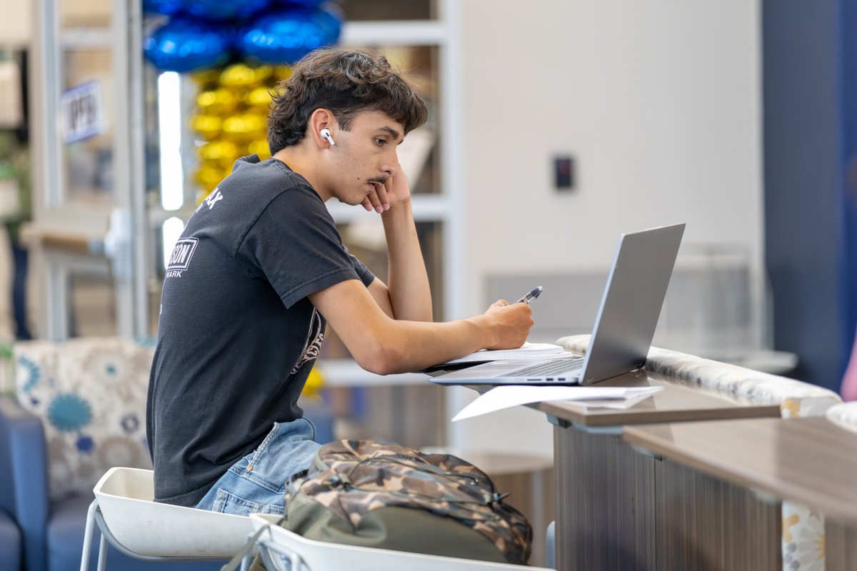 Lemoore College tweet media