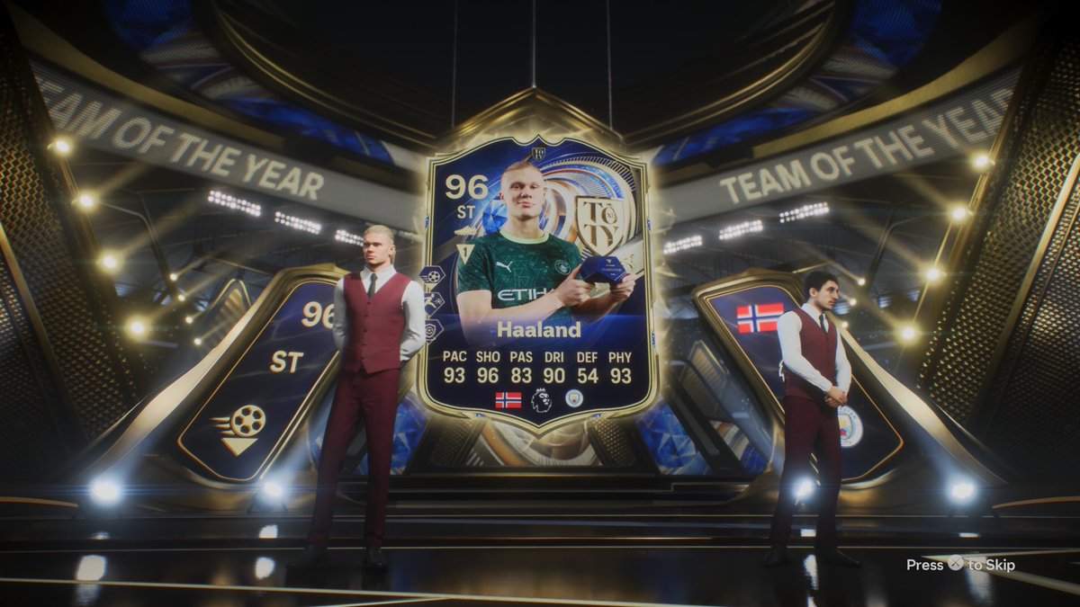 HouseHeadFUT's tweet photo. BUZZER BEATER WOOOO 🔥✅

TOTY Crafting Obj 87x3 Pack 🙏🏼

#FC26 https://t.co/pKZD1zcCHd