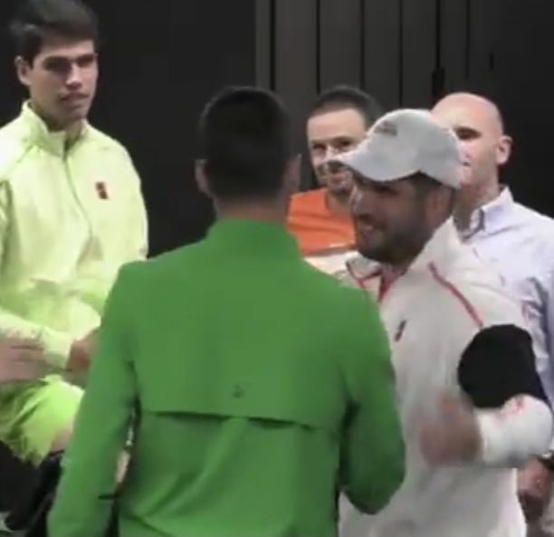 Lo de BH eligiendo hasta el rival de Alcaraz ya es una locura. 

Está fuera de sí.