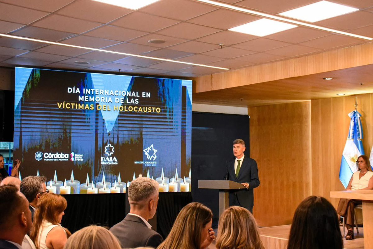 acarolinamartin's tweet photo. 🕯️ La memoria como responsabilidad colectiva

Desde la Dirección General de Culto estuvimos acompañando el acto por el Día Internacional en Memoria de las Víctimas del Holocausto. https://t.co/22jHTVRcqv