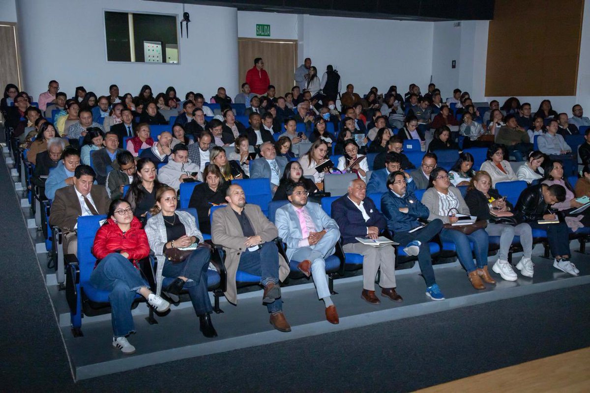 📚 | #CapacitaciónCJ

Esta mañana se llevó a cabo la segunda jornada del taller “Técnicas y Estrategias de Litigación Oral en materias Penal y Civil”, una iniciativa del <a href="/CJudicaturaEc/">Consejo de la Judicatura</a>, a través de la <a href="/EscuelaCJec/">Escuela Judicial EC</a>.

Más de 2.800 participantes 🙋🏻‍♂️🙋‍♀️ asistieron de manera presencial